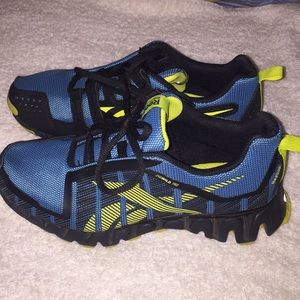 Reebok Zigwild TR2 Sneakers SZ 4 Youth